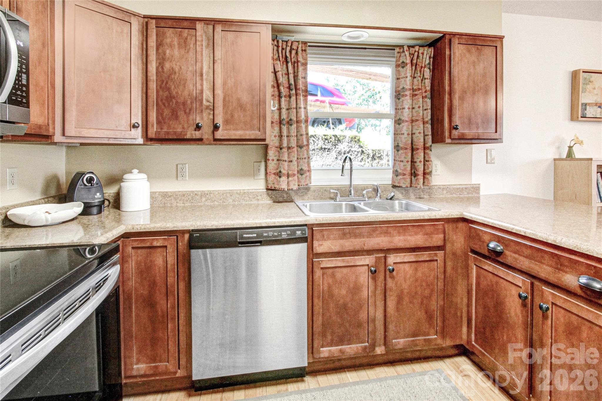 Toxaway Views Condominiuns - Residential