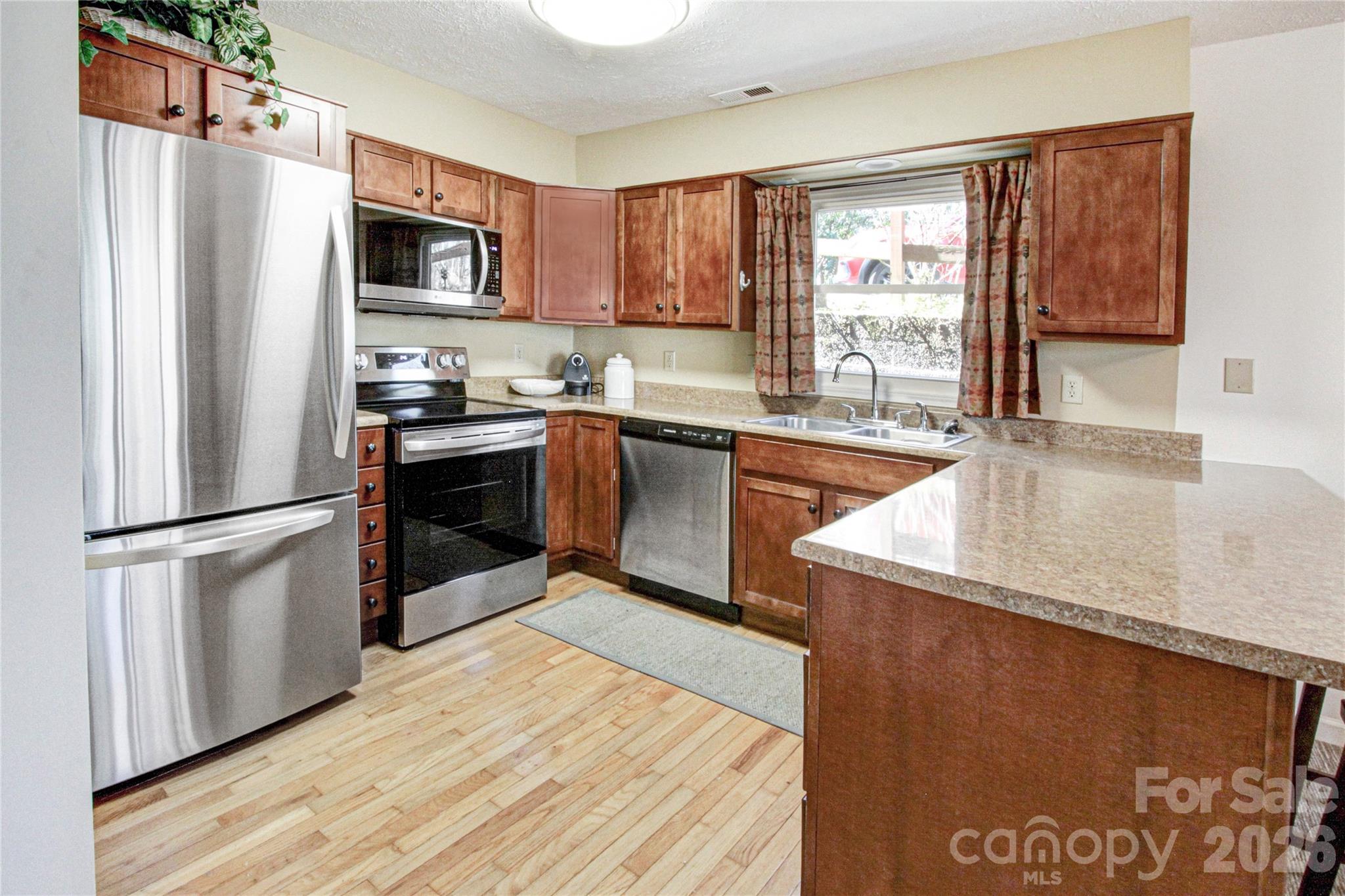 Toxaway Views Condominiuns - Residential