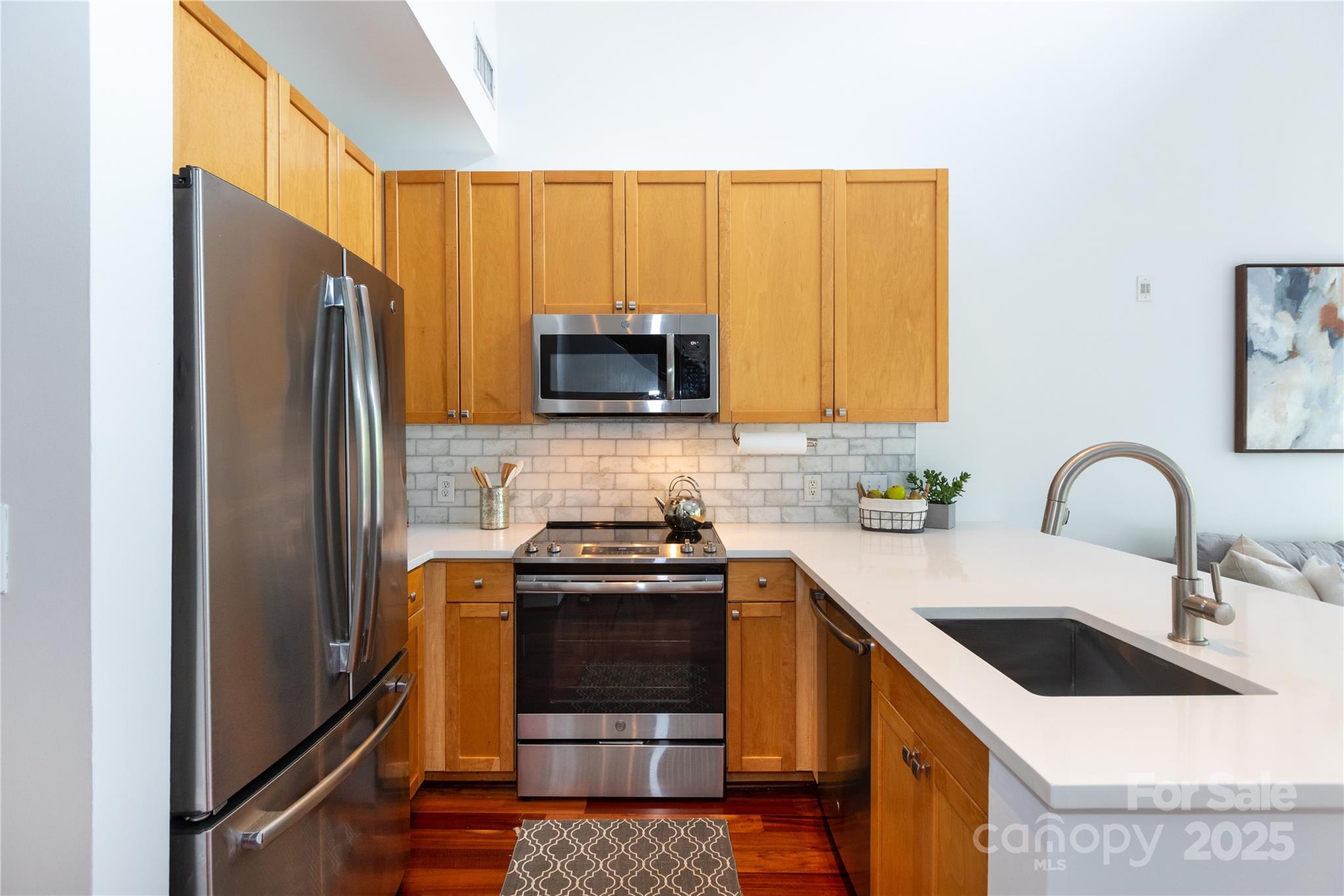 115 E Park Avenue 428