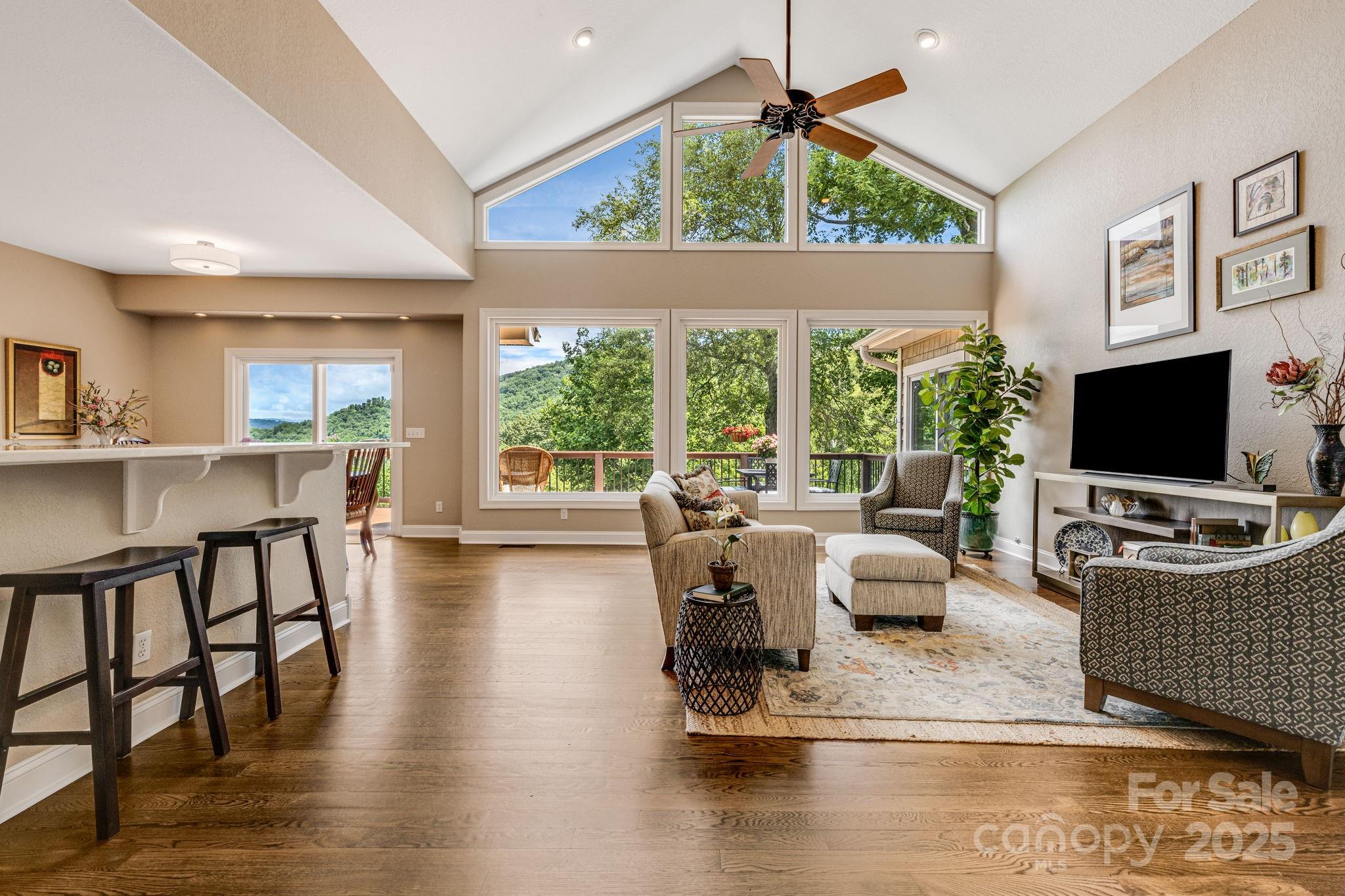 930 Sunlight Ridge Drive