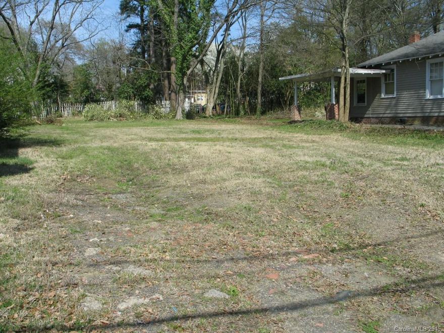 Nice lot in city. Walk to Fountain Park. Bring all offers. Other adjoining properties for sale also.  Will accept a package deal.