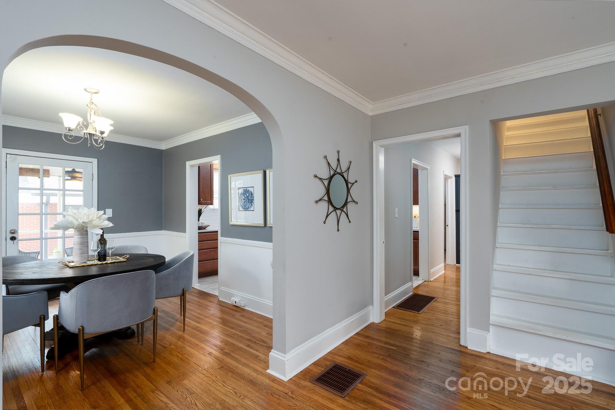 717 Woodruff Place