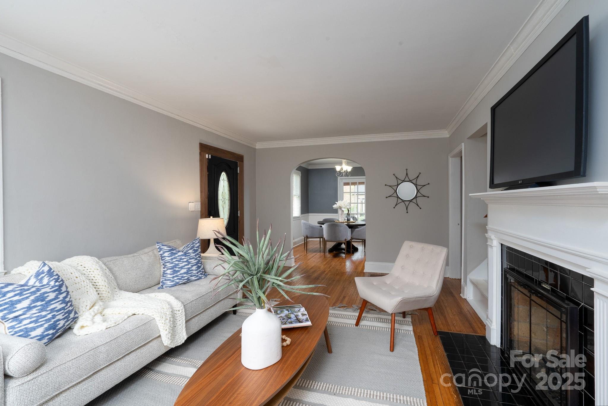 717 Woodruff Place