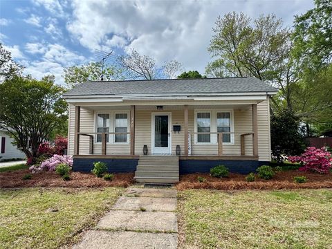 Photo of 120 S East Avenue, Kannapolis, NC 28083 (MLS # 4327958)