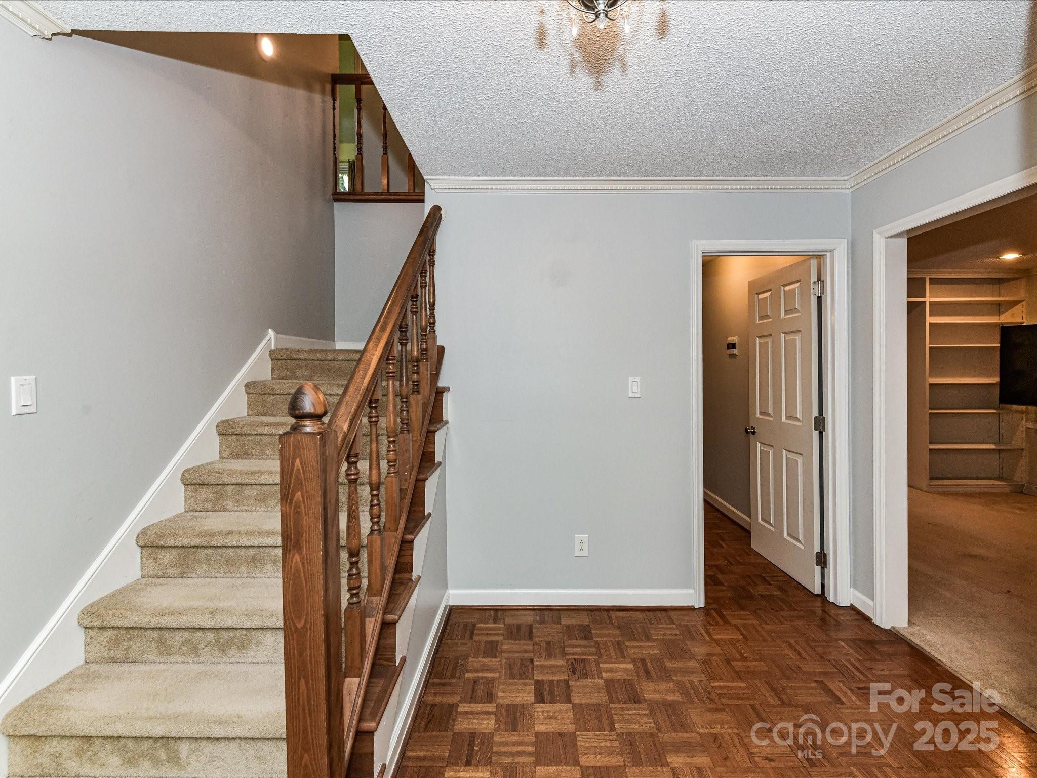 2506 King Arthur Drive