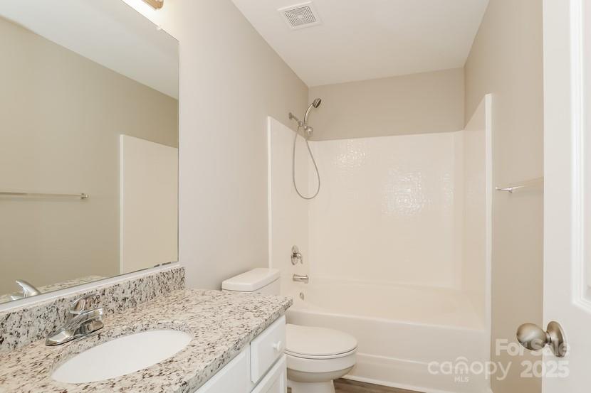 Oaks Of Broadway - Residential