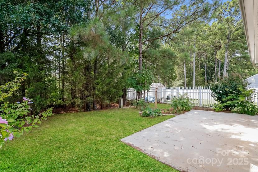 Oaks Of Broadway - Residential