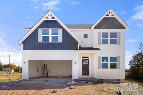 Photo of 105 Indian Wells Court, Harmony, NC 28634 (MLS # 4299254)