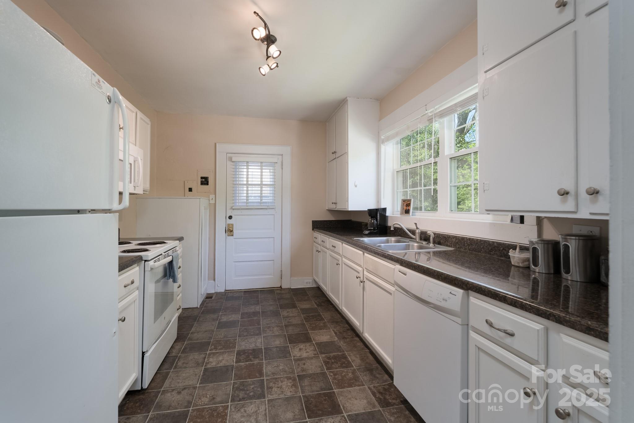 Seventeen Acres - Residential