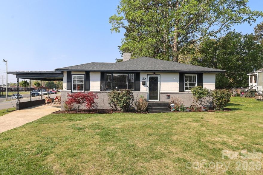 Charming Updated Home on Nearly .28 Acre – Corner Lot in Blacksburg, SC!
Welcome home to this beautifully updated 2-bedroom home with potential for a 3rd bedroom, perfectly located in a quiet neighborhood in Blacksburg, South Carolina. This modern upgrades that make it move-in ready.
Inside you'll find fresh modern paint throughout, beautiful hardwood floors, and new lighting fixtures that give the home a clean, contemporary feel. The kitchen and laundry areas feature new vinyl tile flooring, along with new stainless steel appliances, including a refrigerator with ice maker and dishwasher.
Major systems have already been updated for peace of mind. The home includes a tankless water heater, an HVAC system less than 4 years old, and a roof less than 4 years old.
Additional features include:
• 2 Bedrooms with option to easily convert space into a 3rd bedroom
• Full bathroom
• Hardwood flooring in main living areas
• Carpeted bedrooms for comfort
• Brand new washer and dryer included
• New cabinet hardware and upgraded door handles throughout
• Covered carport that could easily be converted into a garage
• Large storage shed with electricity – perfect for workshop, hobbies, or extra storage
• Conveniently located near local elementary and high school
Whether you're a first-time homebuyer, downsizing, or looking for a smart investment, this property offers incredible value with modern upgrades and room to grow.
Schedule your showing today — homes with this much land and recent upgrades don’t last long!