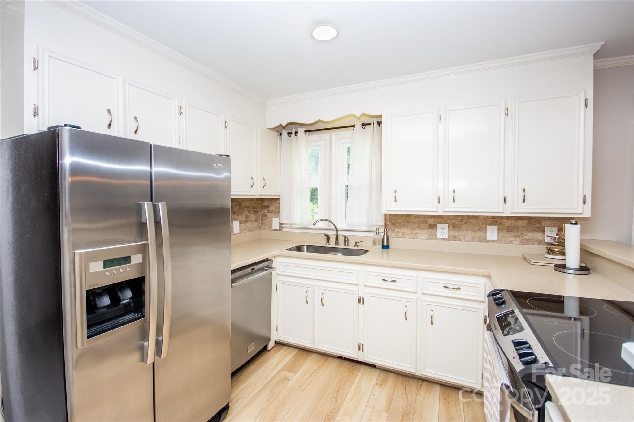 899 Wendover Road 29