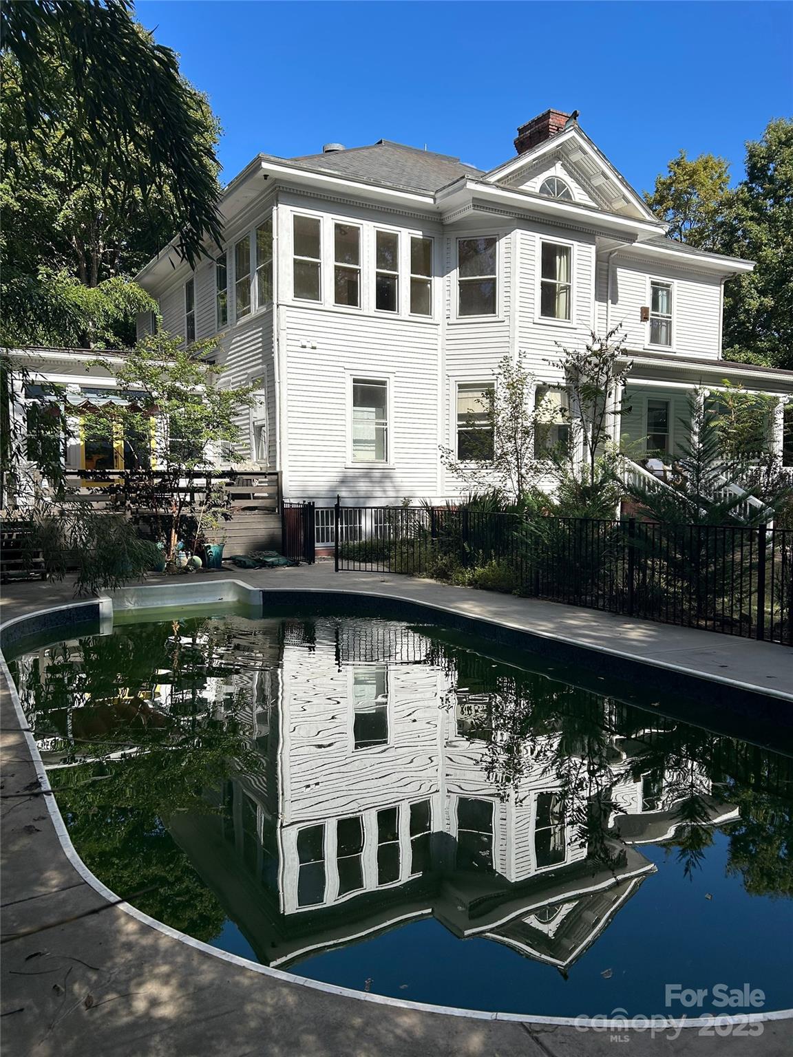 810 E Franklin Street