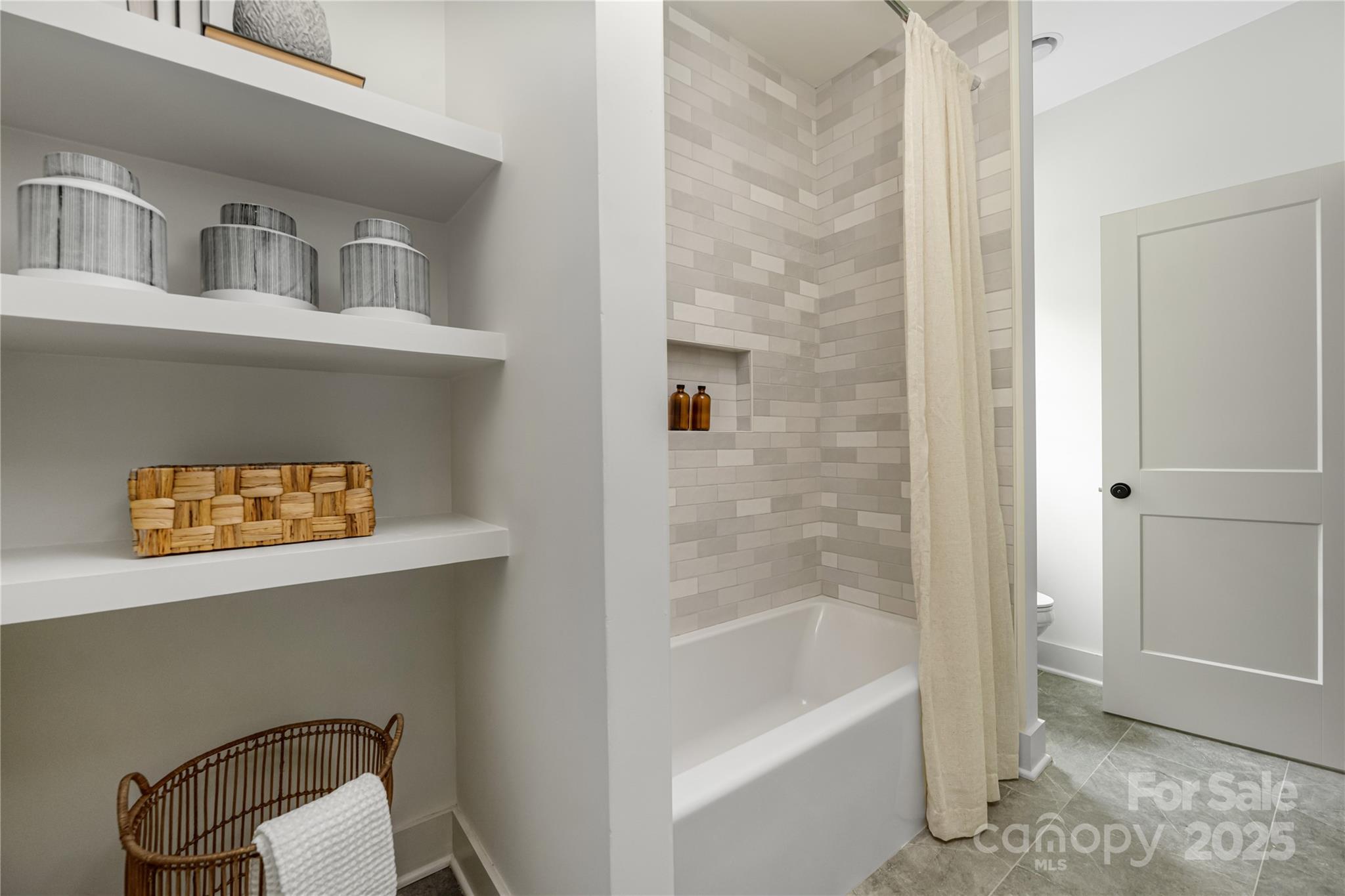 Villa Heights - Residential