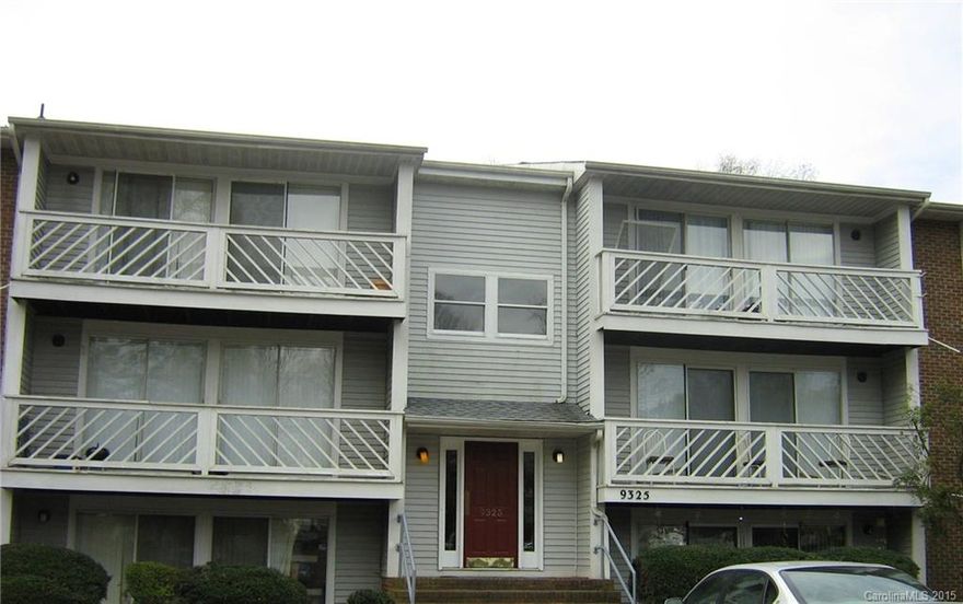 Convenient location! Close to UNCC-Charlotte! New carpet throughout! Ready for move in! Unit is located on the lower level.