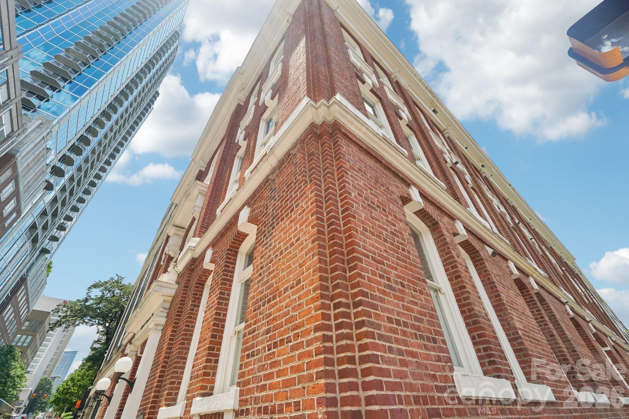 229 N Church Street 401