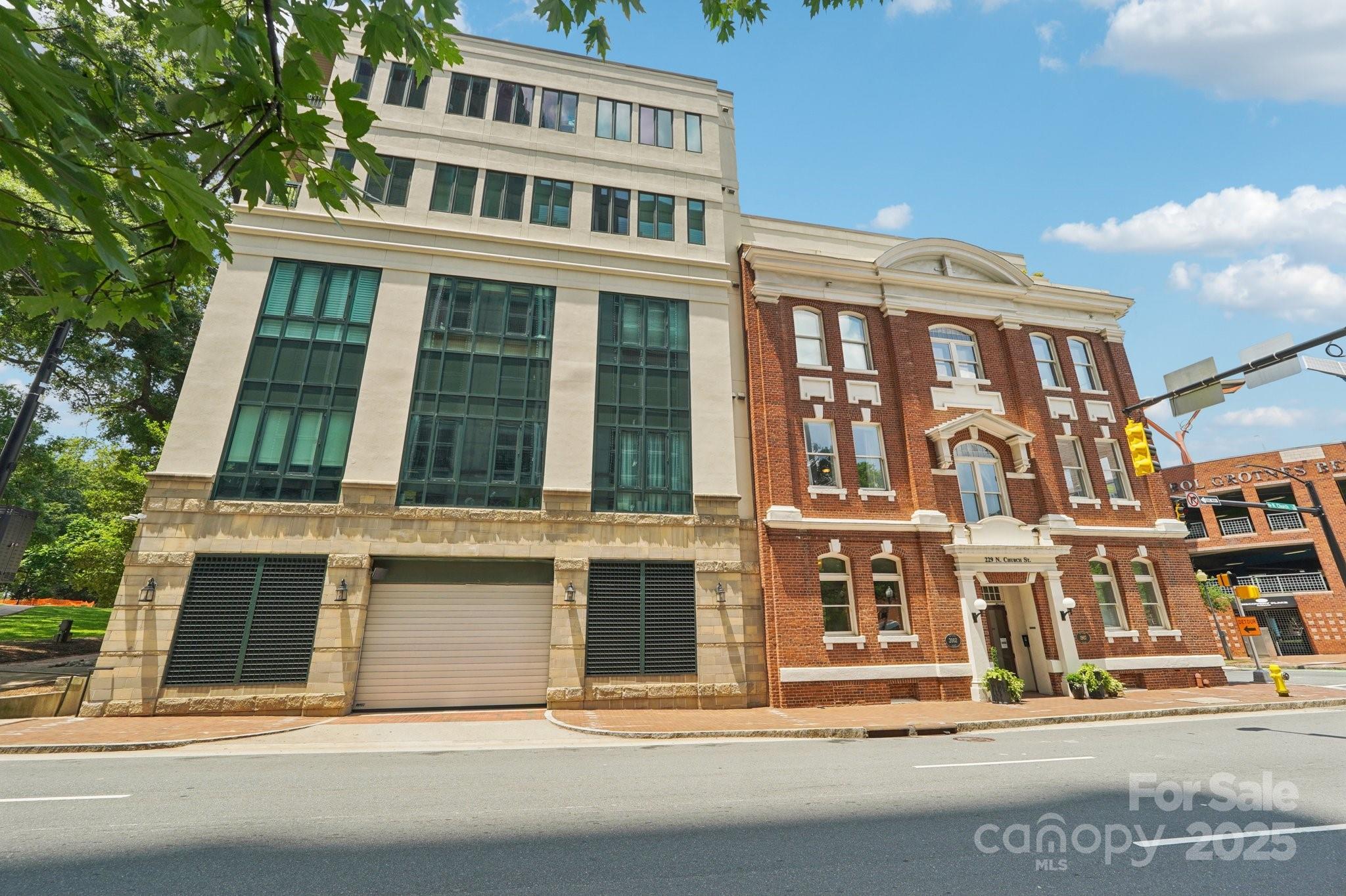 229 N Church Street 401