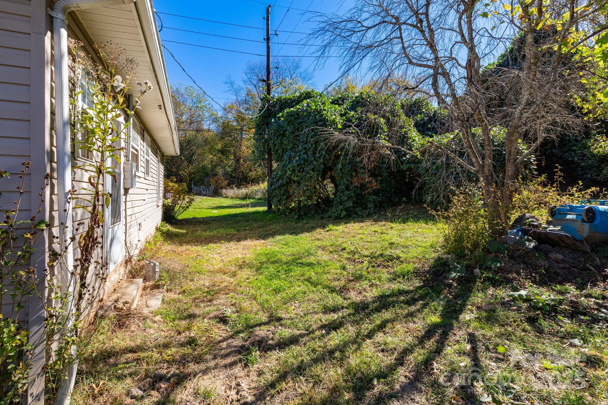 156 Edwards Avenue