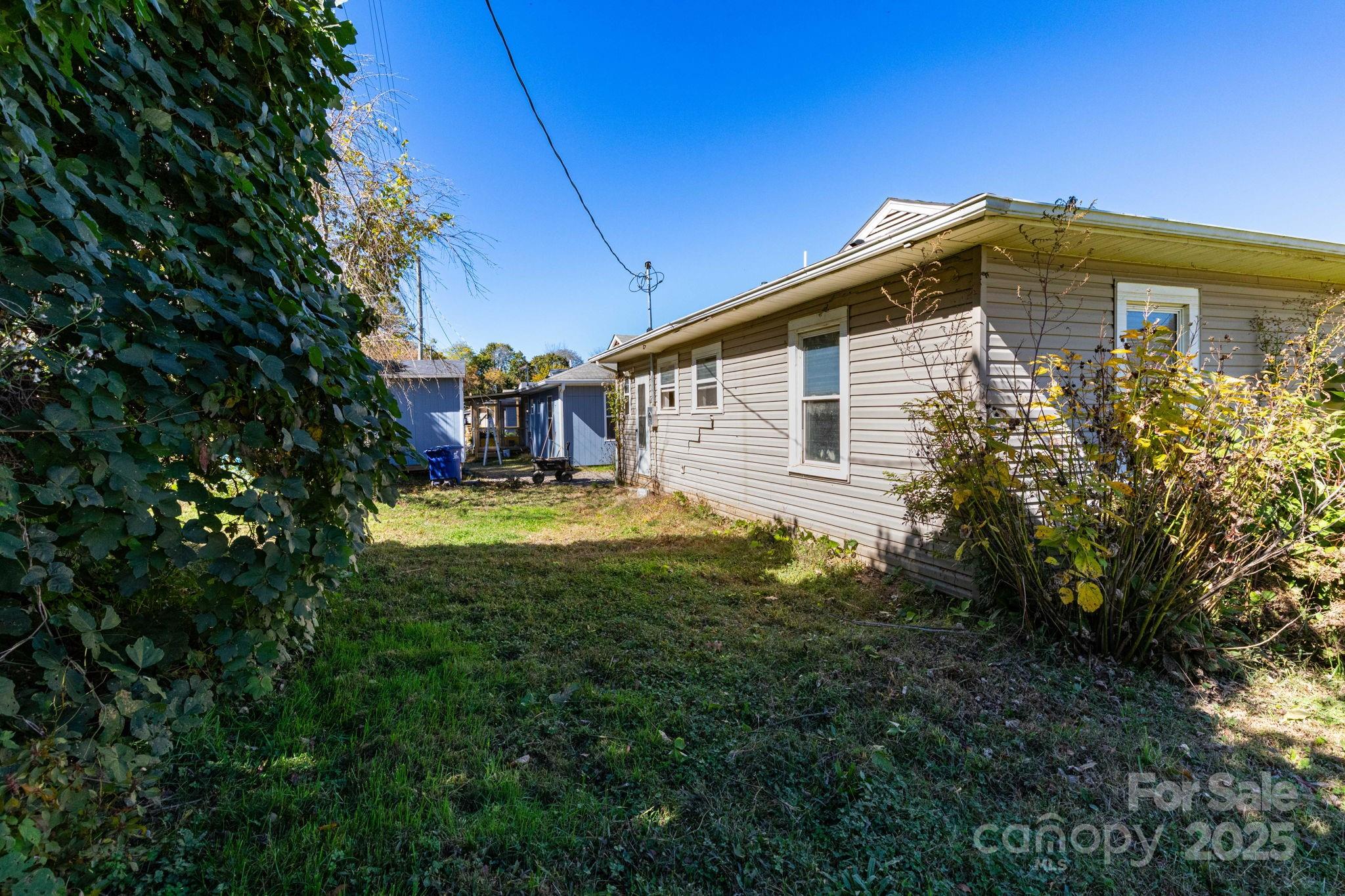 156 Edwards Avenue