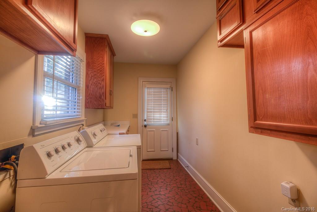 Sherwood Forest - Residential Lease