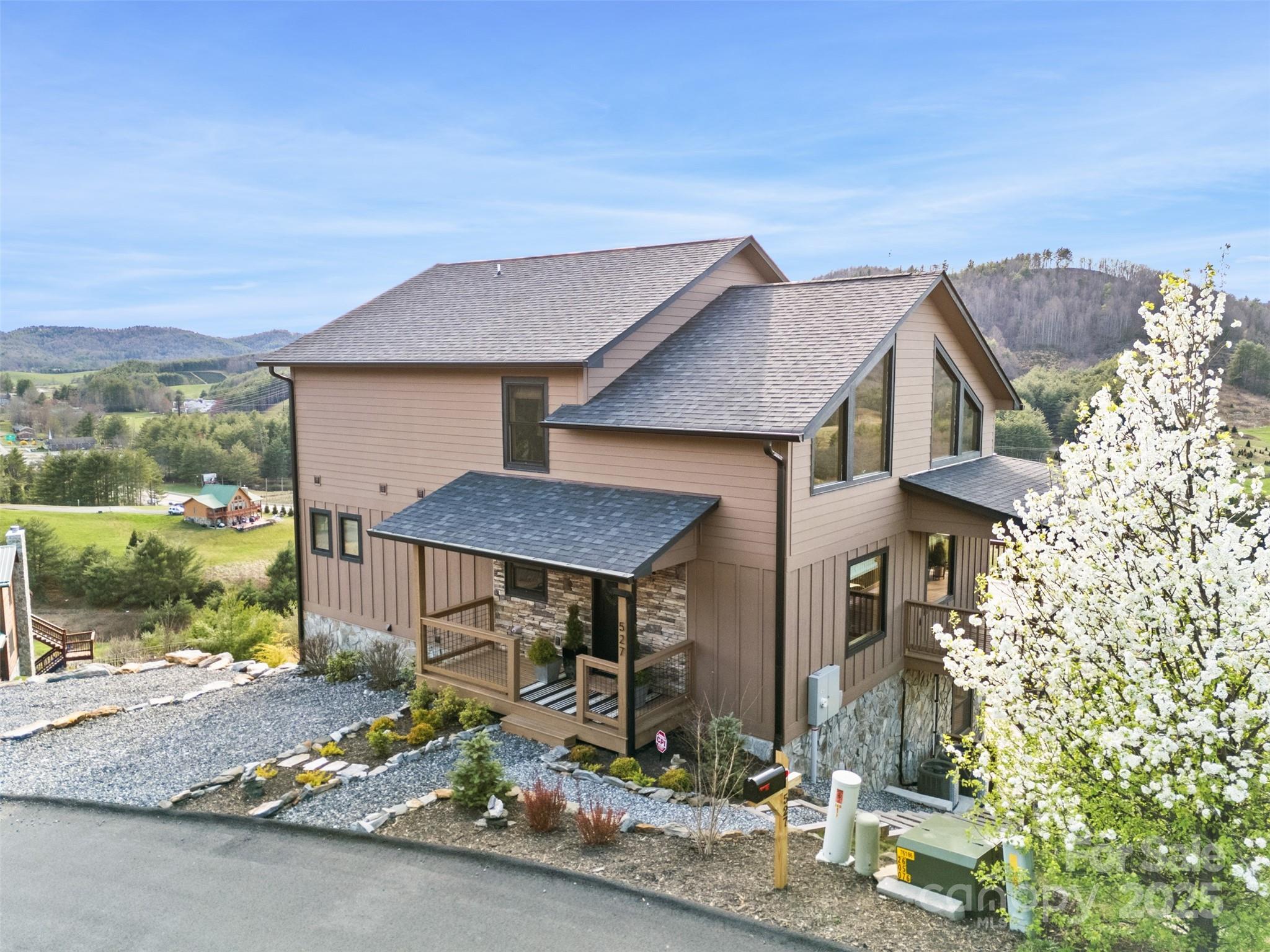 527 Cedar Trail