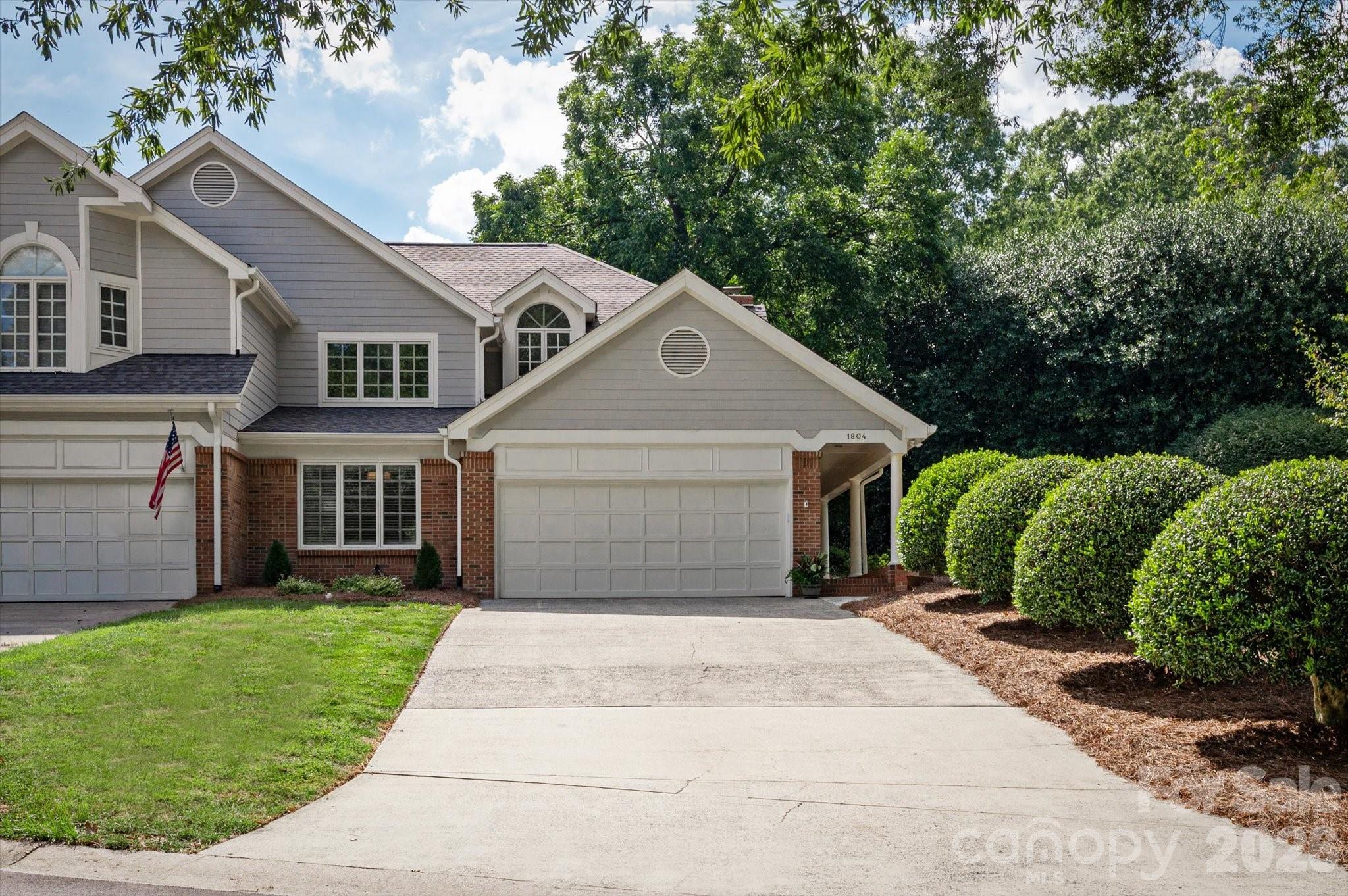 1804 Meadowood Lane
