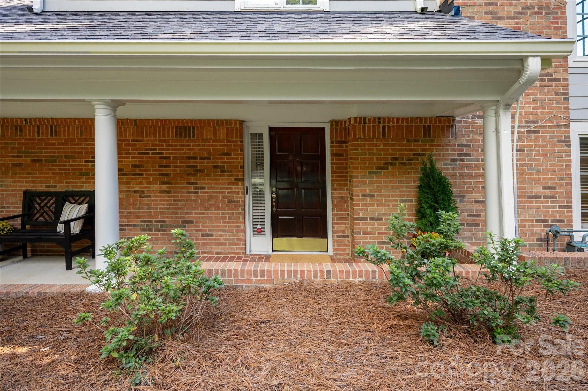 1804 Meadowood Lane
