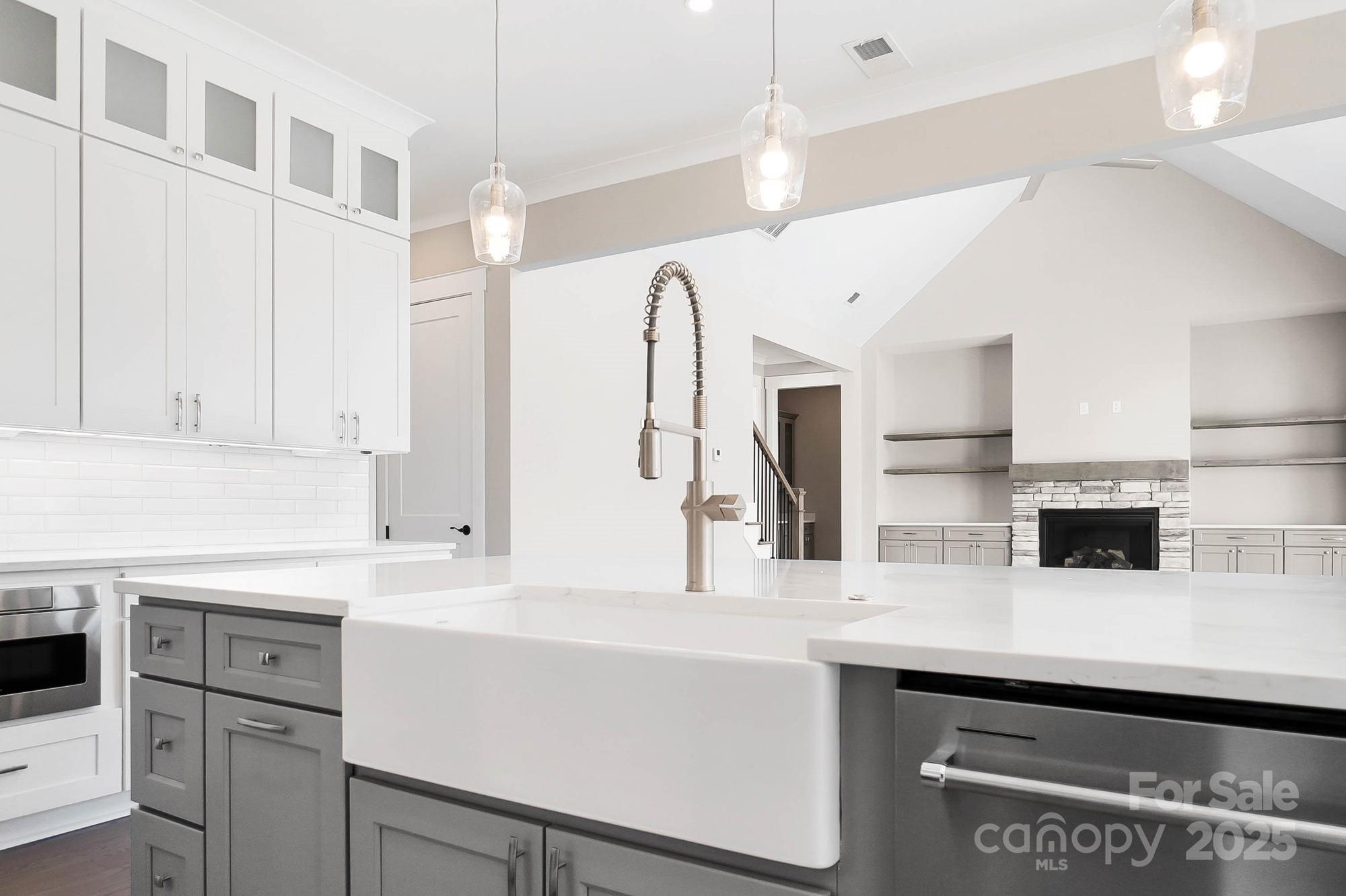 Beacon Pointe - Residential