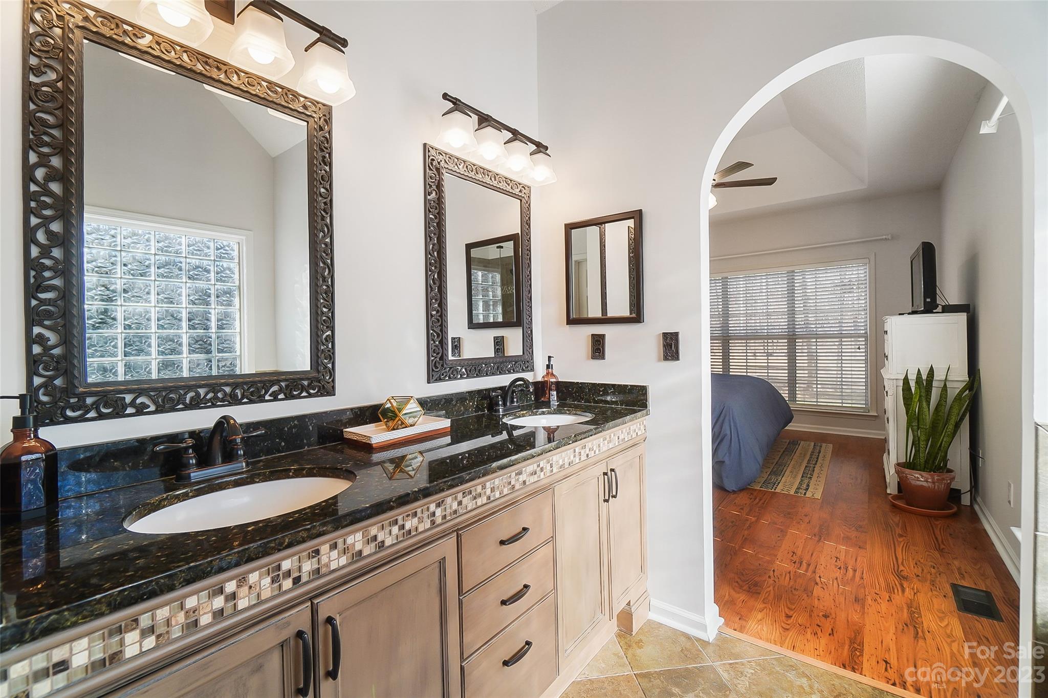 Oxford Glen - Residential