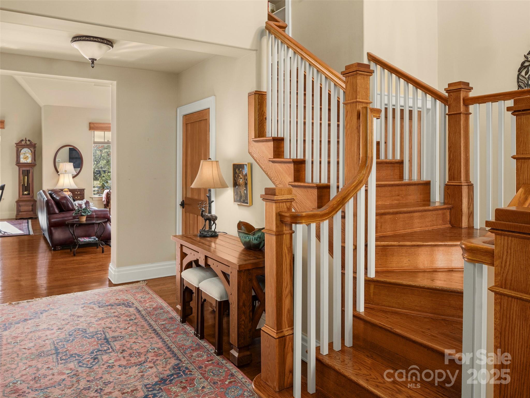 24 Hidden Hills Way