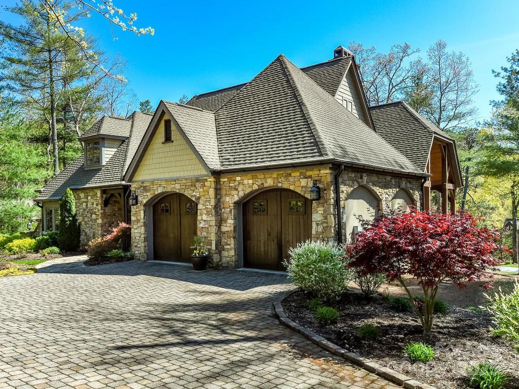 24 Hidden Hills Way
