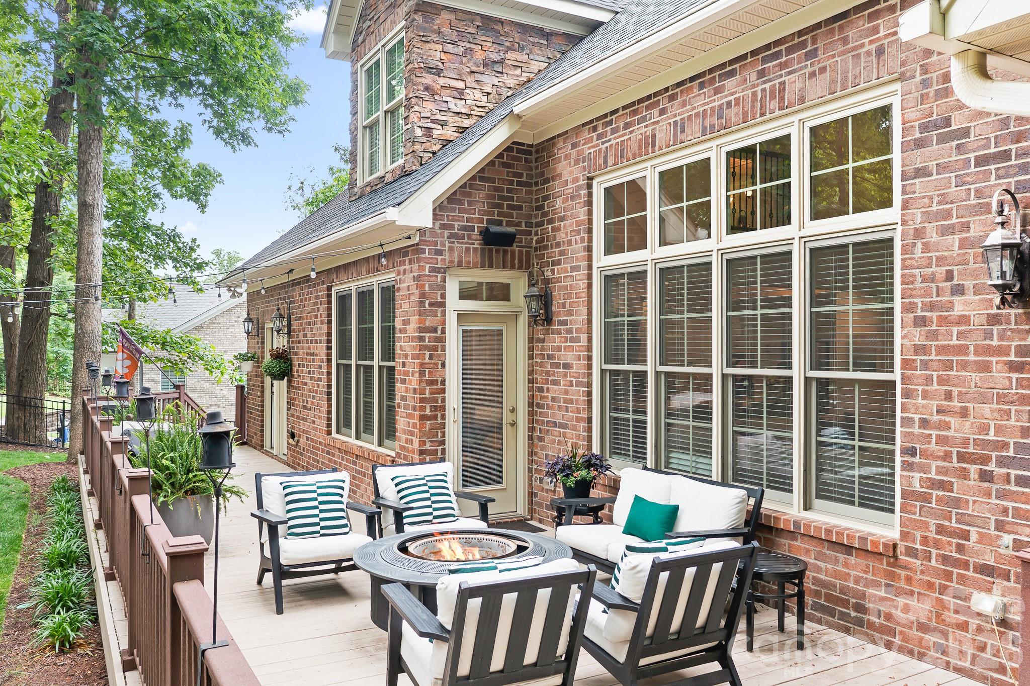 Treetops At Cowans Ford - Residential