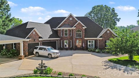 Photo of 20410 Island Forest Drive, Cornelius, NC 28031 (MLS # 4344256)