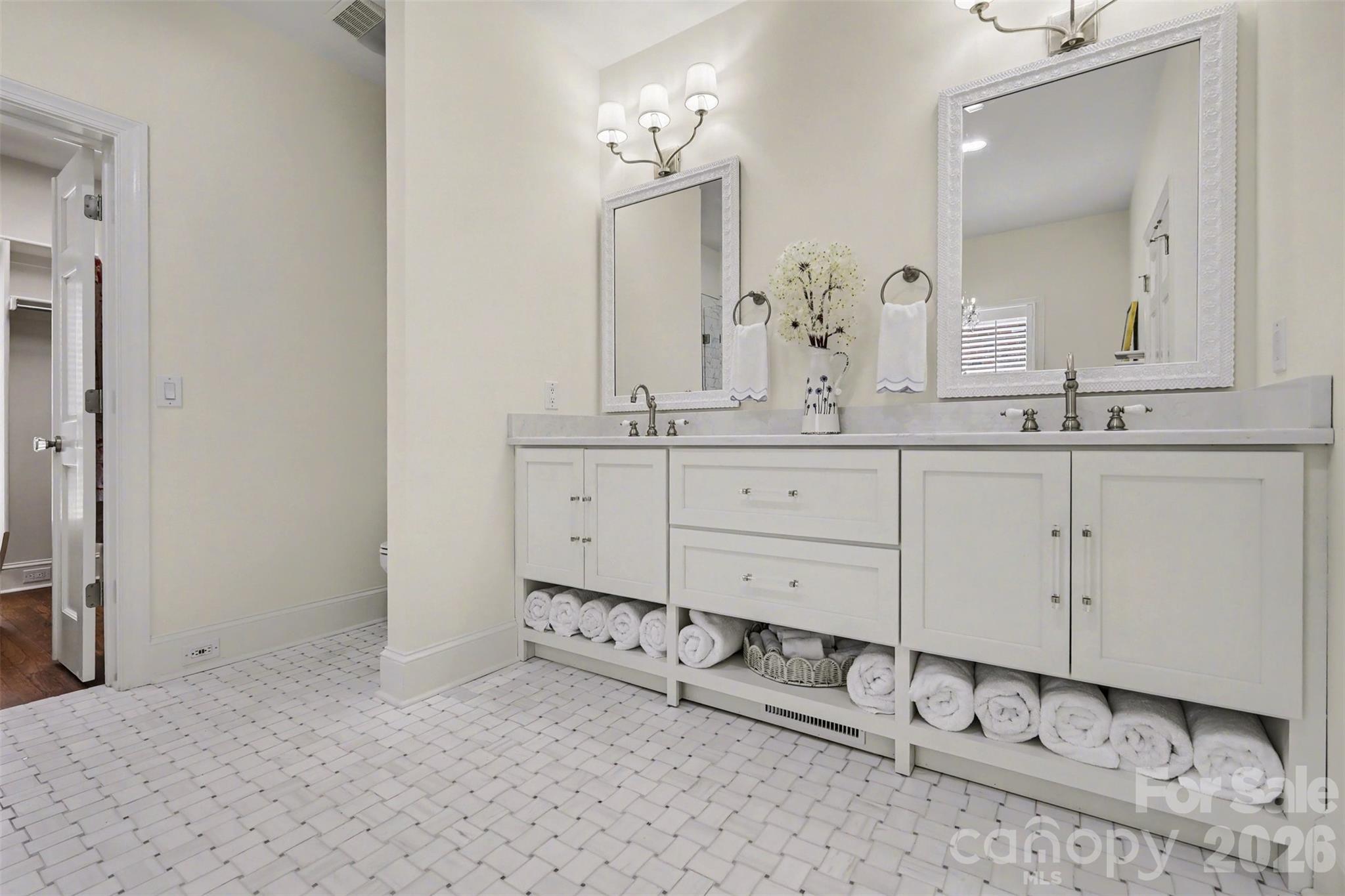 Island Forest - Residential