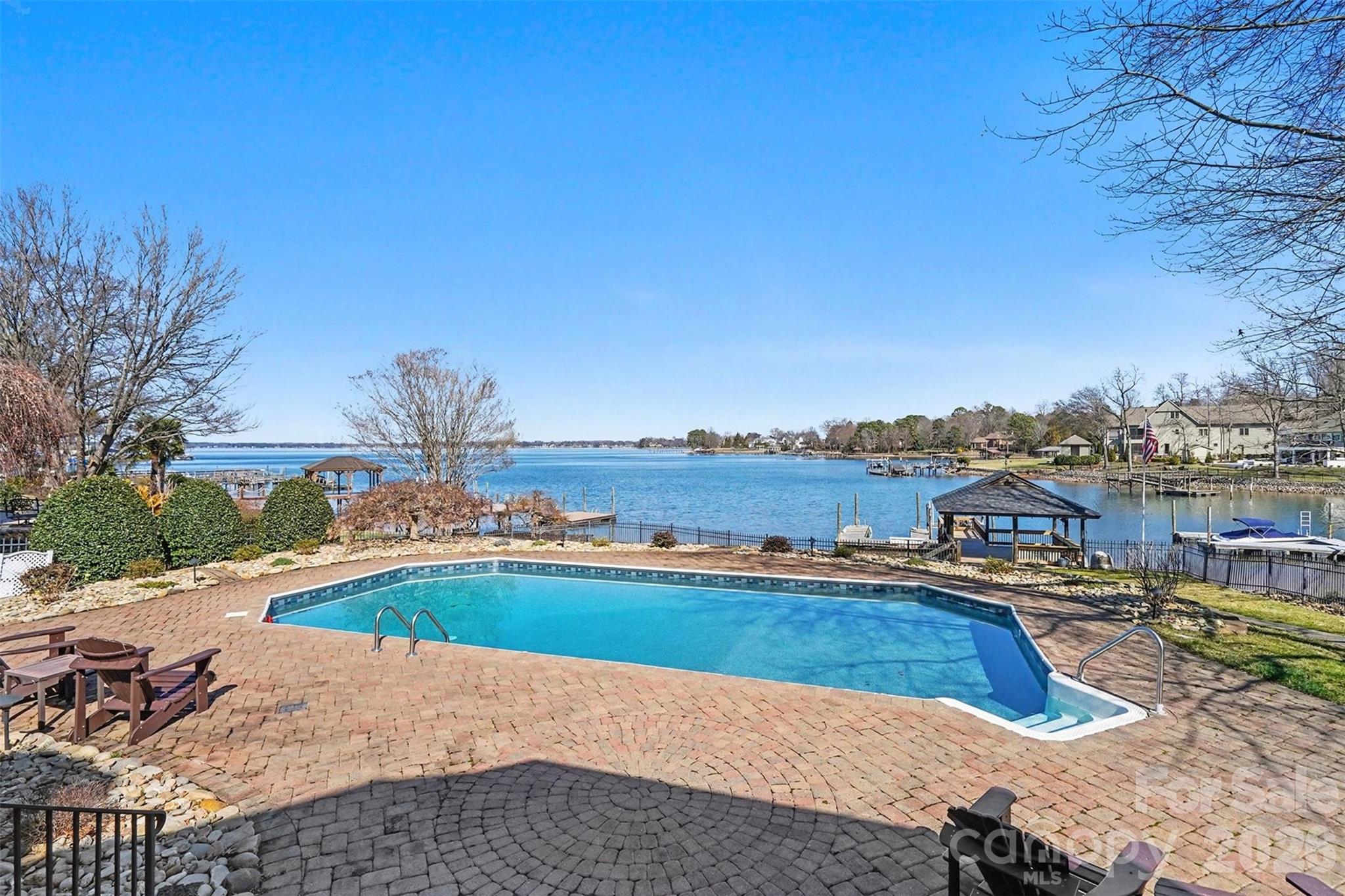 Island Forest - Residential