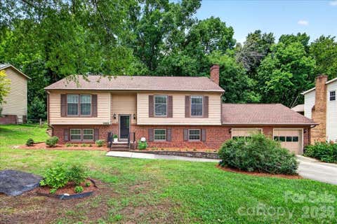 Photo of 5000 Cedar Forest Drive, Charlotte, NC 28226 (MLS # 4411077)