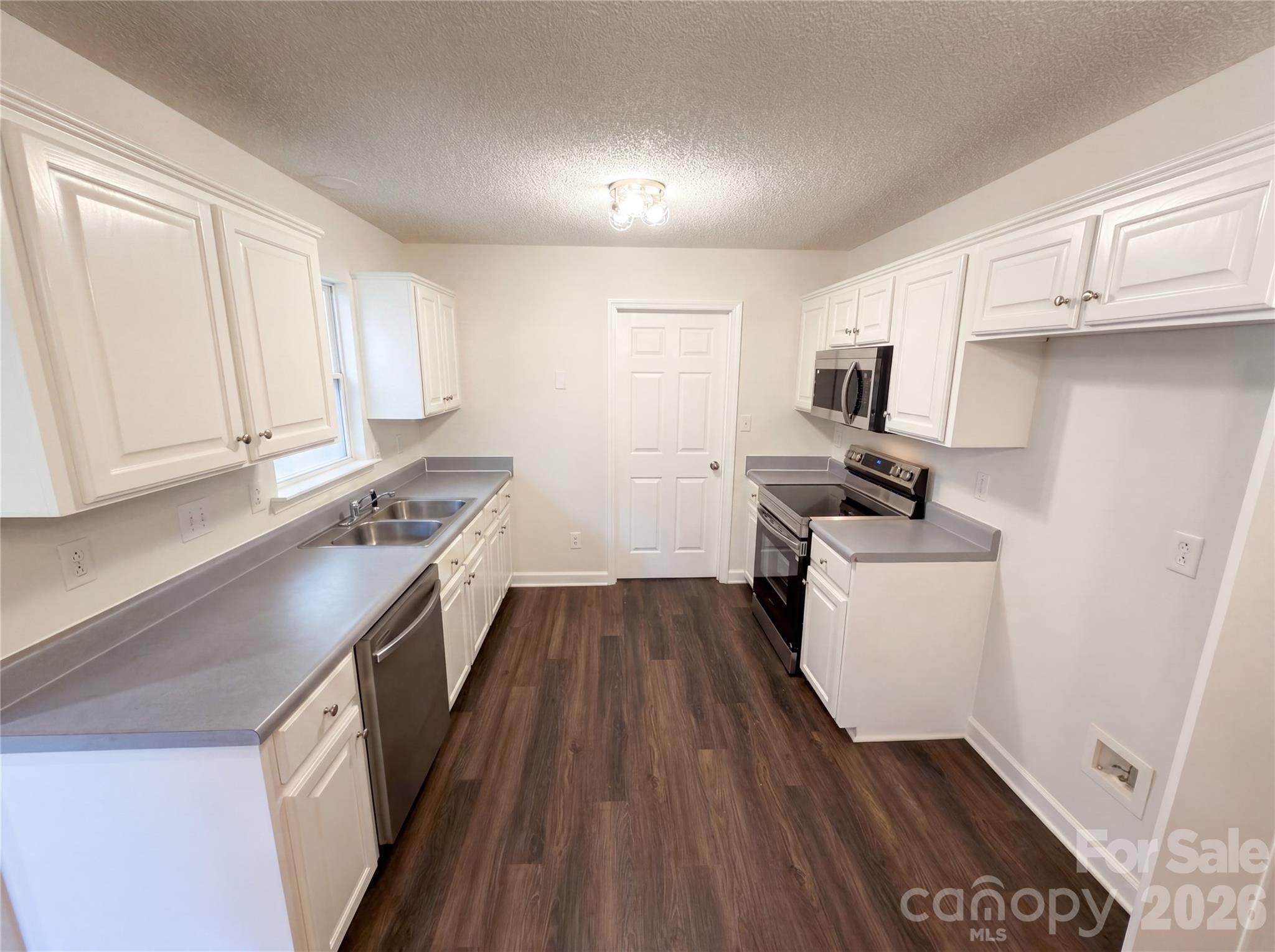 Charlton Oaks - Residential