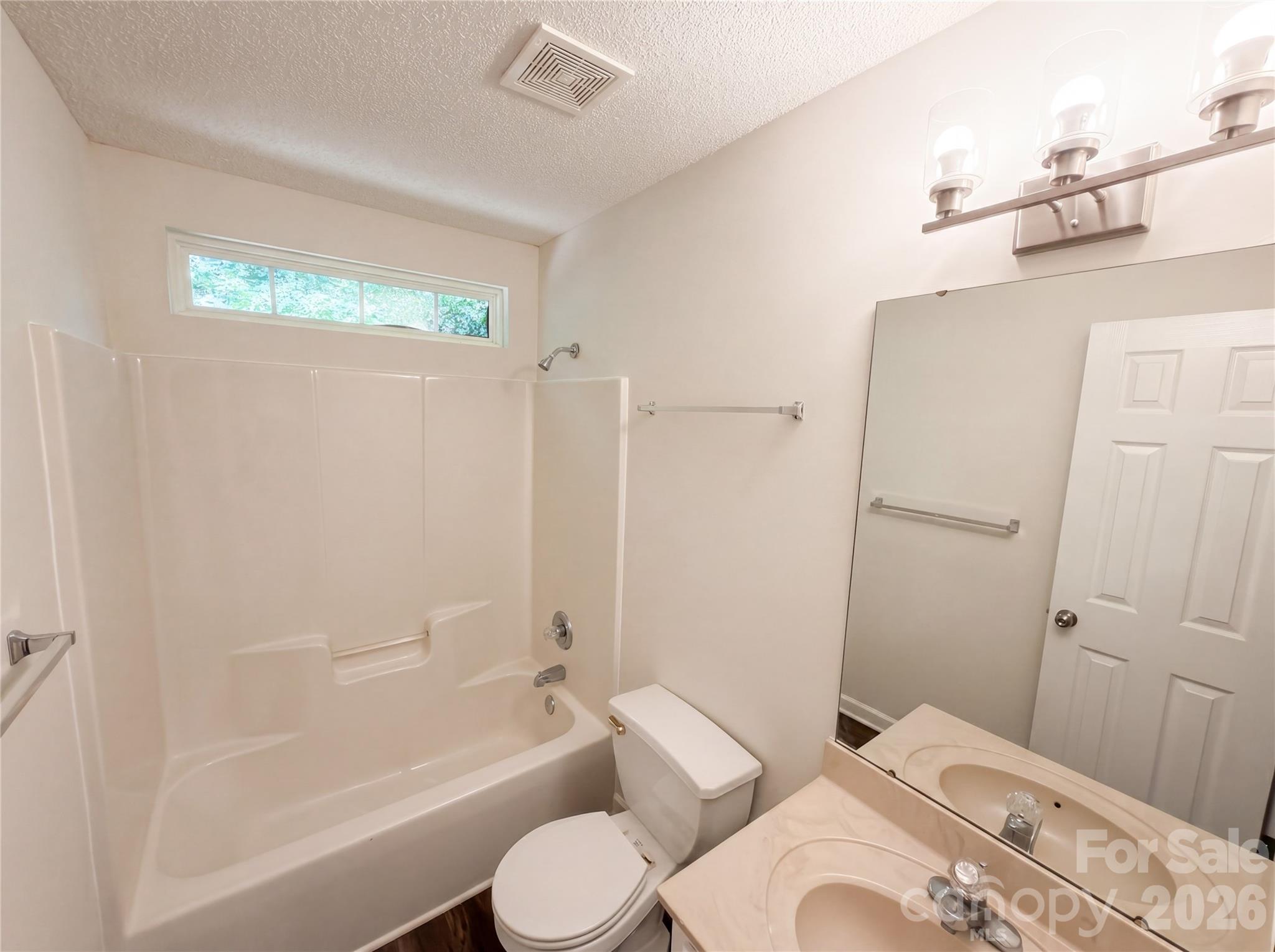 Charlton Oaks - Residential