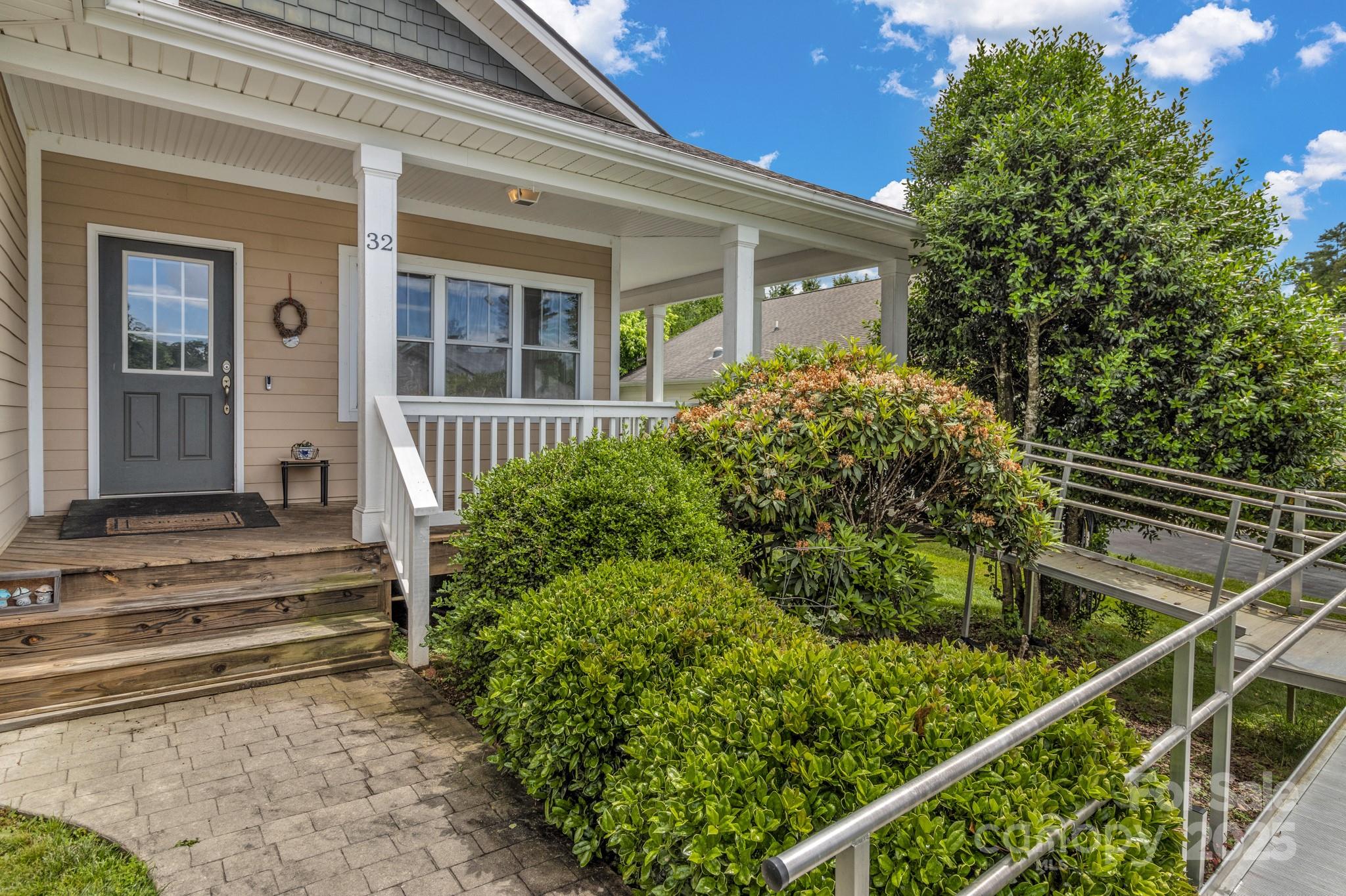 32 White Fox Drive
