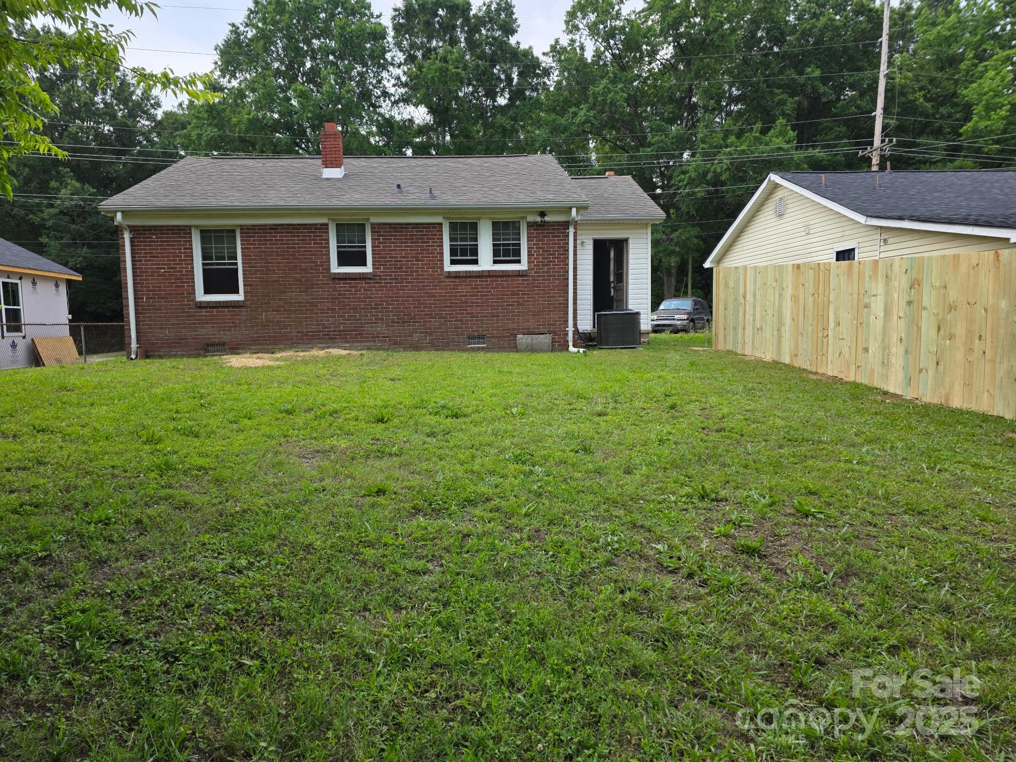 76 Sumner Avenue NW