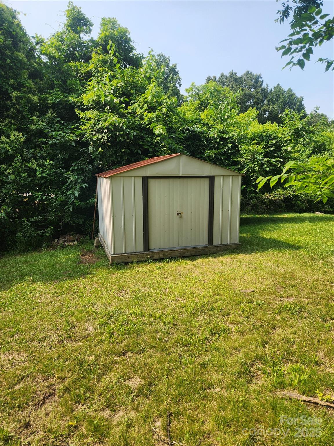 76 Sumner Avenue NW