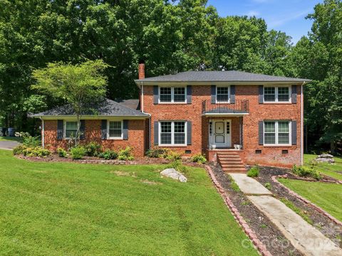 Photo of 994 Tamworth Road, Asheboro, NC 27203 (MLS # 4399776)