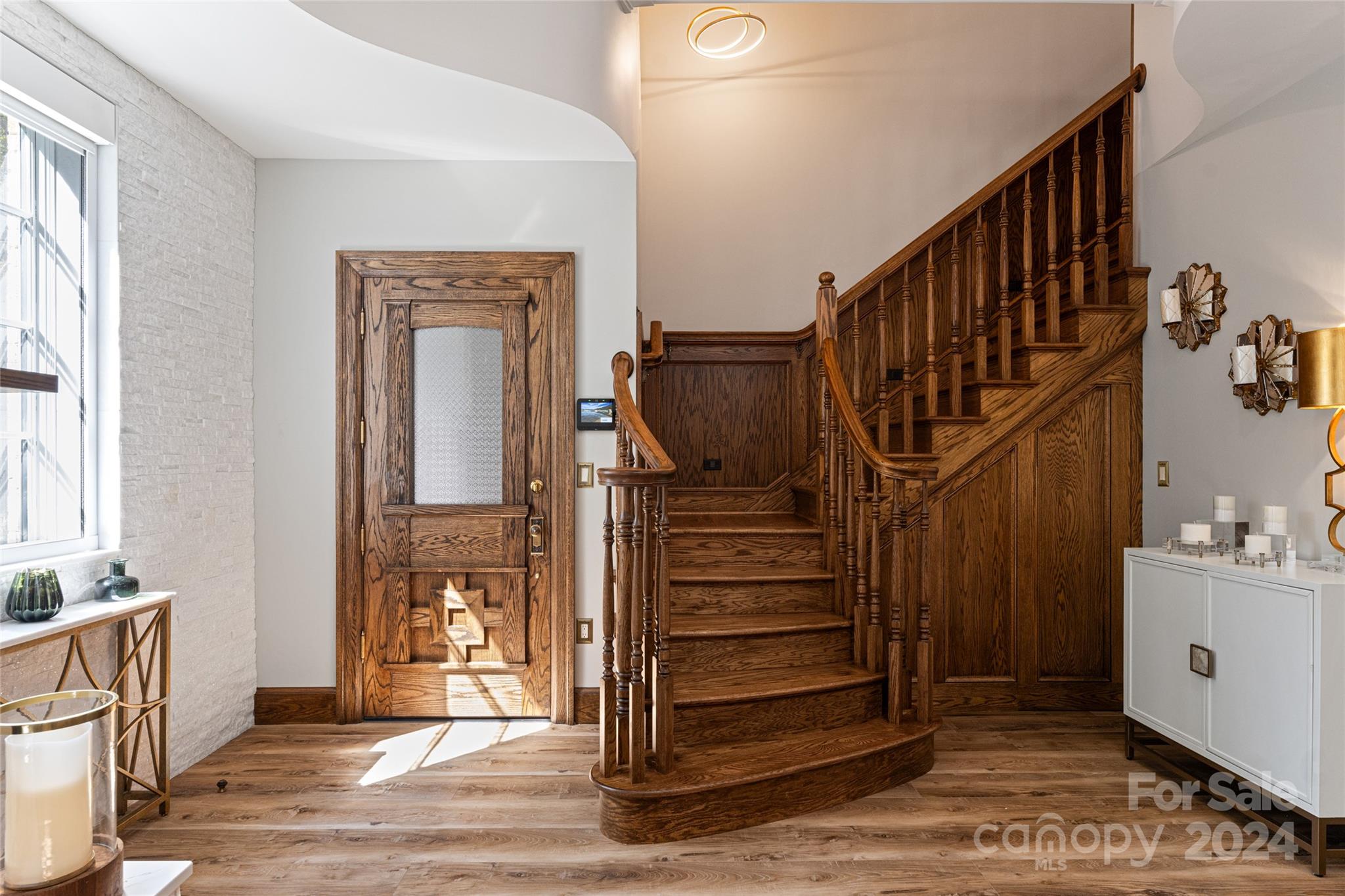 6 Village Lane B101