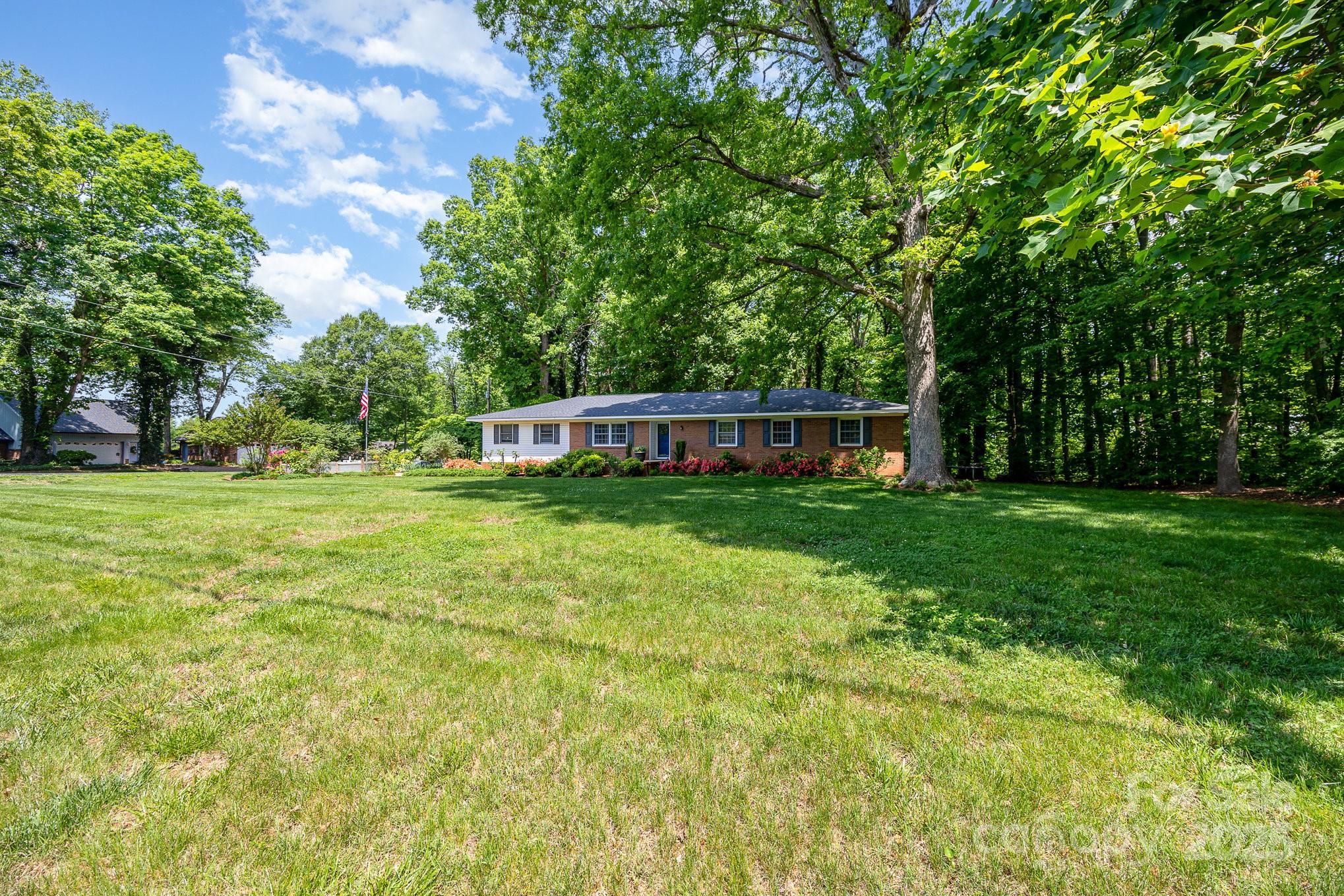 360 Country Lane