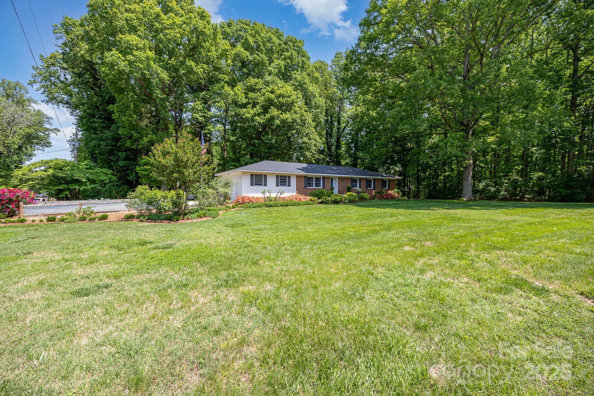 360 Country Lane