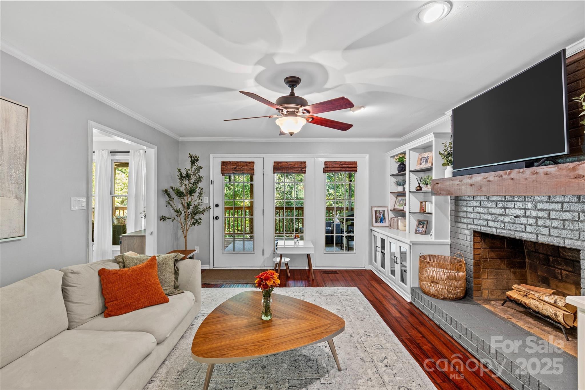 Point Crossing - Residential