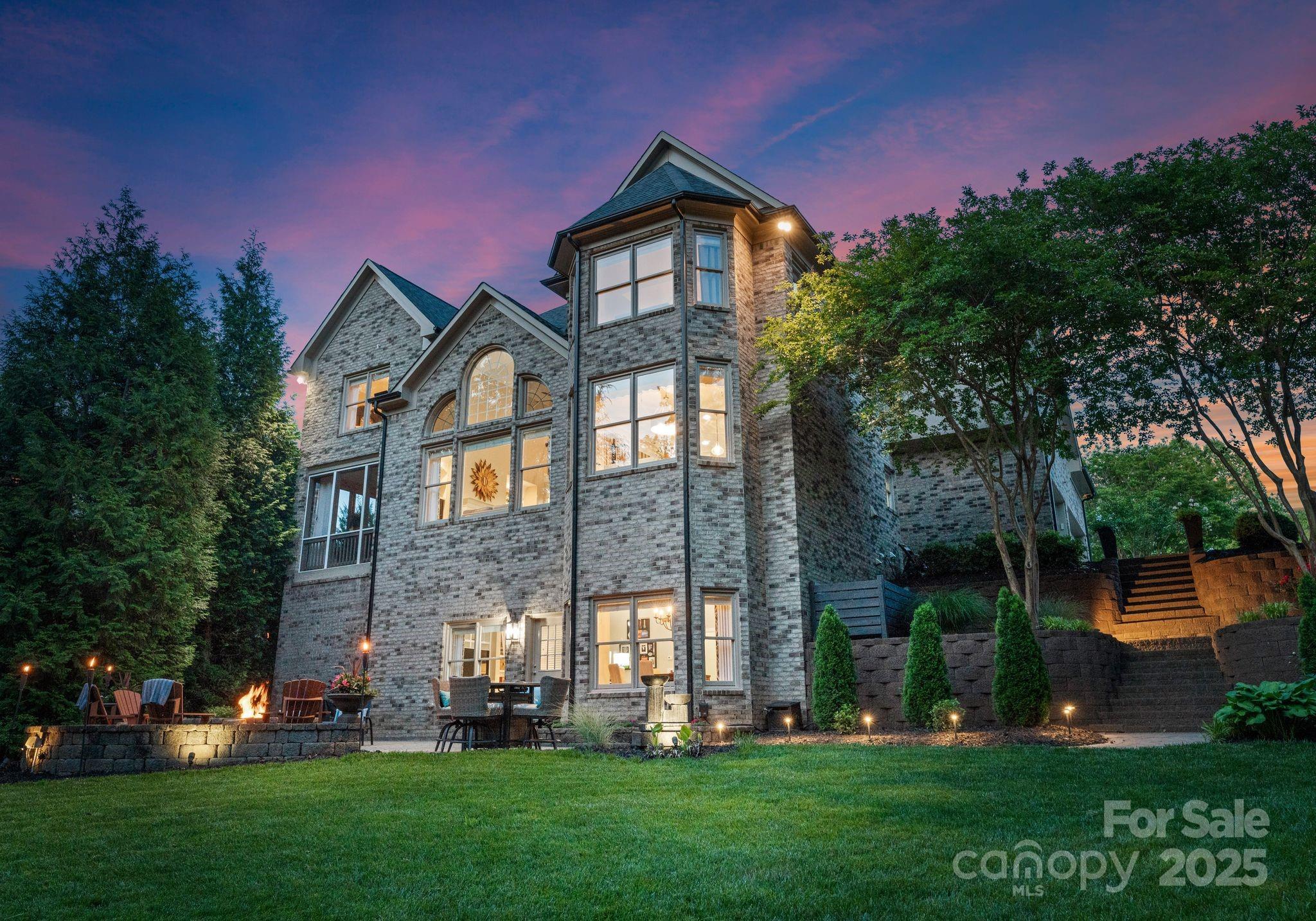 1021 Westbury Drive
