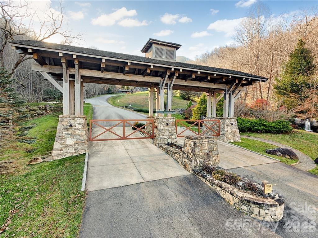 580 Freemont Dr, Leicester, NC, 28748, USA, 5 Bedrooms Bedrooms, ,5 BathroomsBathrooms,Residential,Active,580 Freemont Dr,4057787
