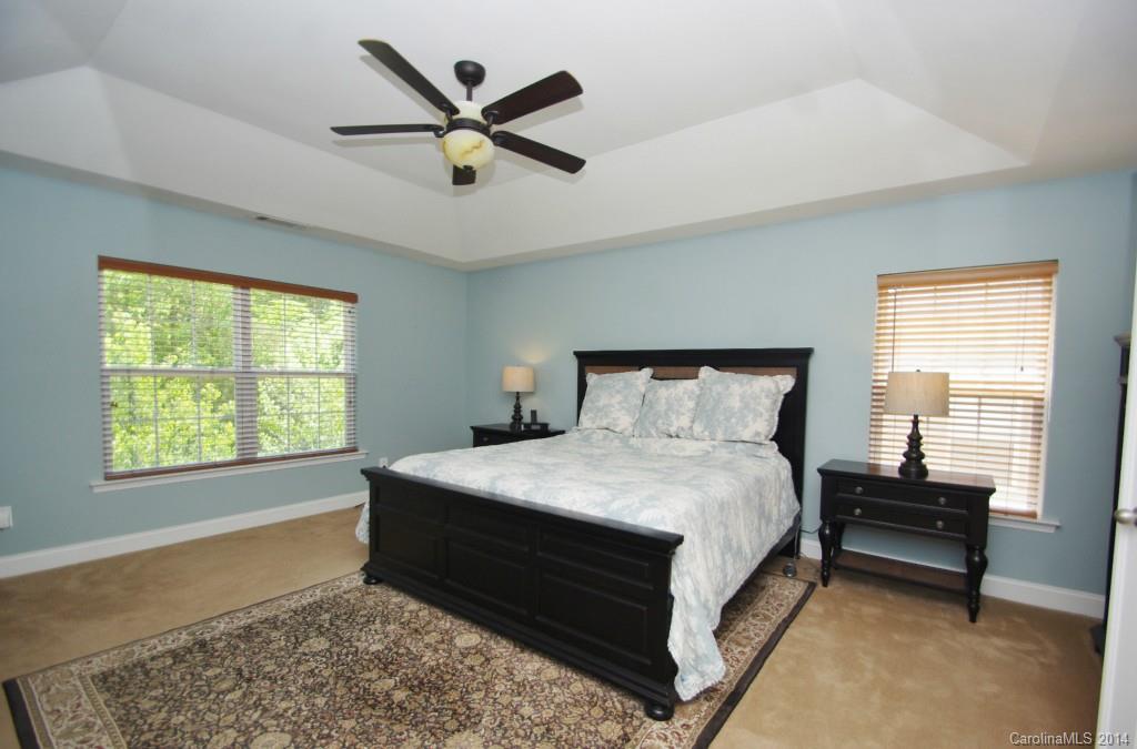 Hamilton Lakes - Residential