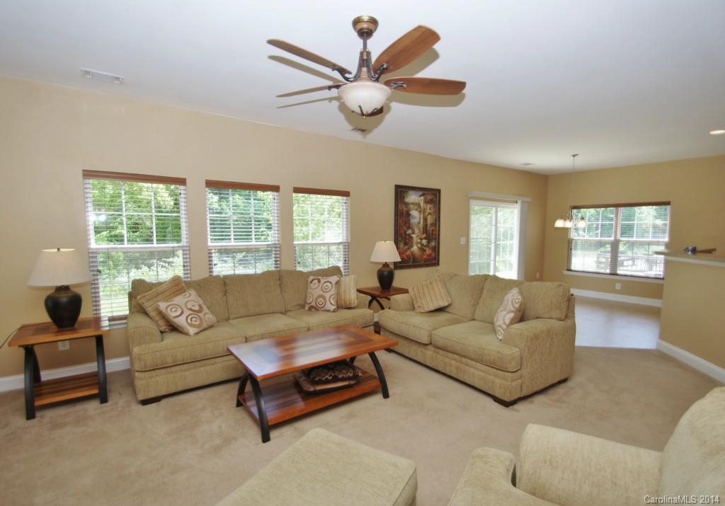 Hamilton Lakes - Residential