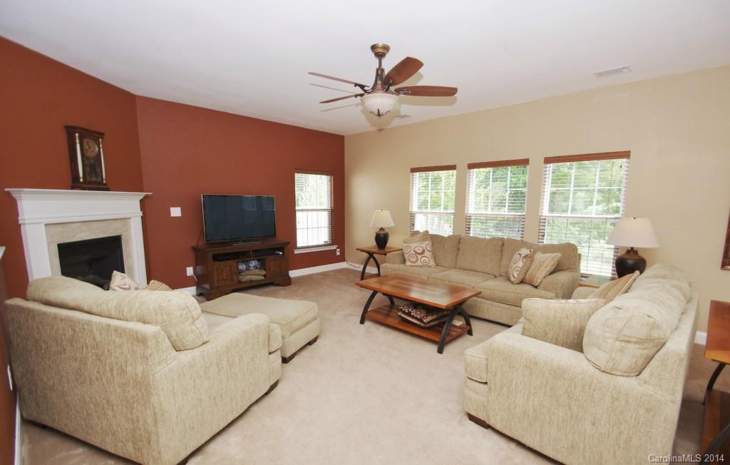 Hamilton Lakes - Residential